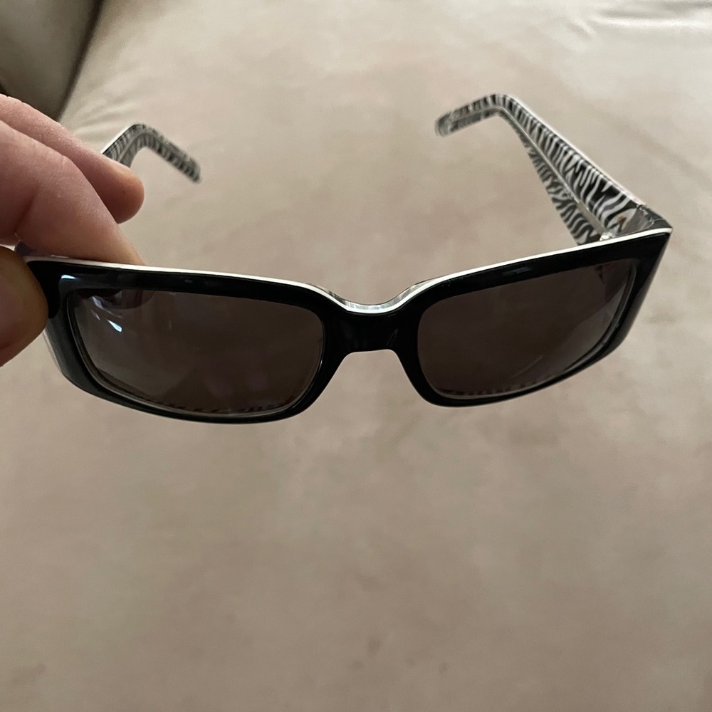 Black Sunglasses with Zebra Print Arms